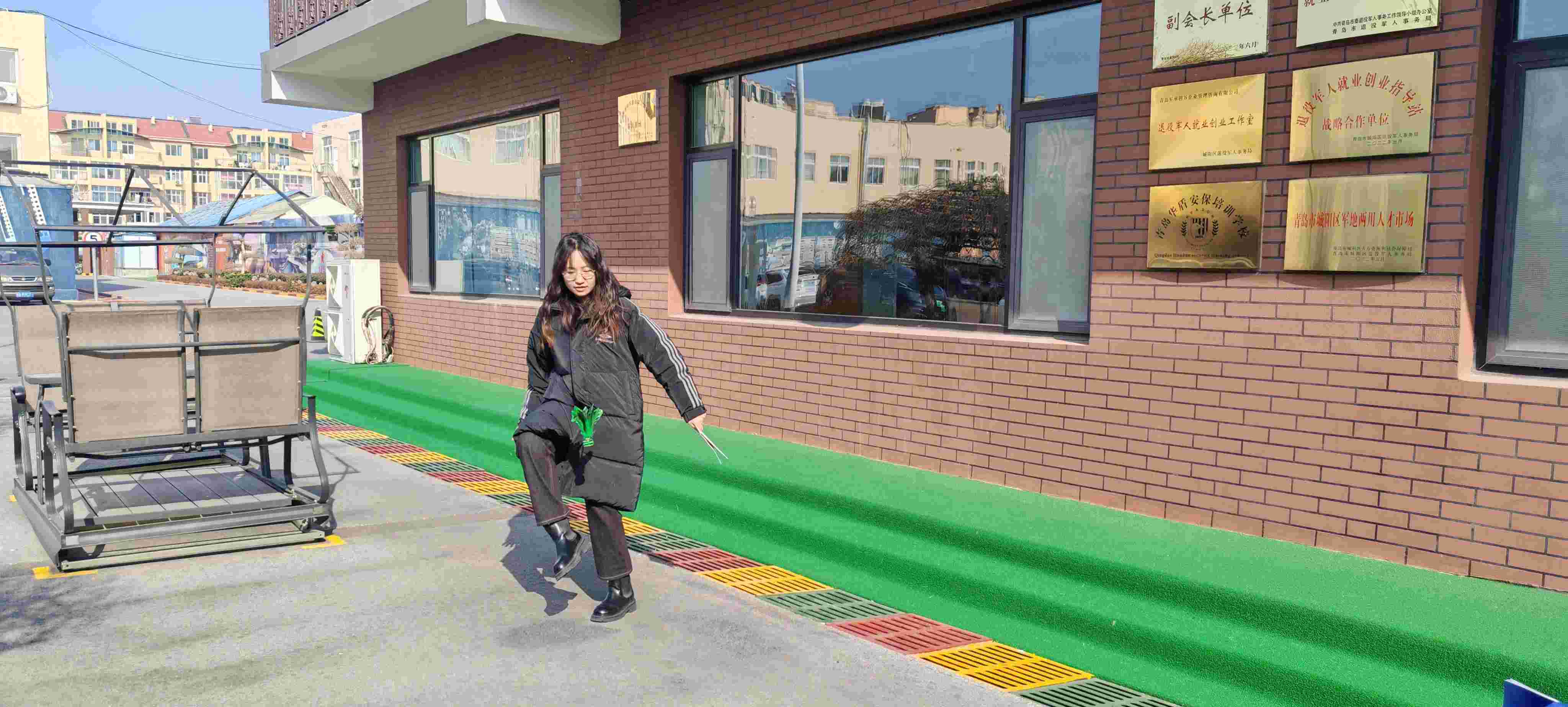 Outdoor Shuttlecock -potkutoiminta lounastauon jälkeen